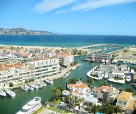 Apartment by the sea