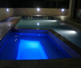 Goldhome - Casa piscina privada y Jacuzzi