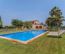 Spacious Villa with Swimming Pool in St Pere Pescador