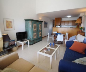 Spacious Apartment in Empuriabrava with Terrace