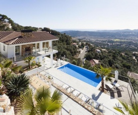 Santa Cristina de Aro Villa Sleeps 8 with Pool Air Con and WiFi