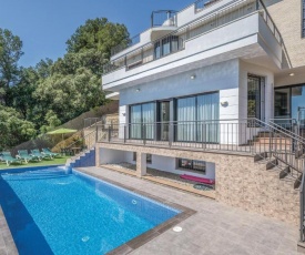 Four-Bedroom Holiday Home in Santa Susanna