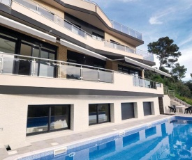 Holiday home Santa Susanna 14 with Outdoor Swimmingpool