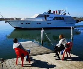 BATEAU Marina de Roses