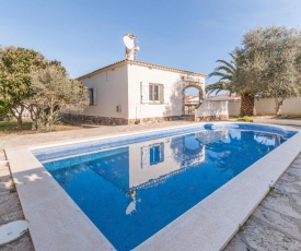 Lovely Villa in L'Escala Costa Brava with Swimming Pool