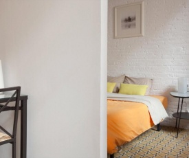 Sunny flat,near ramblas,wifi incl.