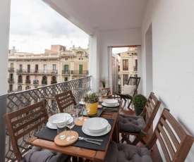 Beautiful and spacious apartment with terrace!