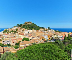 Begur Apartment Sleeps 4