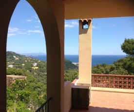 Begur Holiday Home Sleeps 8 with WiFi