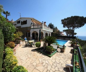 Villa - 3 Bedrooms with Pool and Sea views - 08023