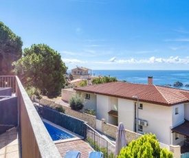 Blanes Villa Sleeps 8 Pool WiFi