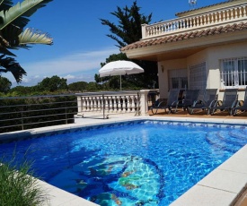 Villa - 4 Bedrooms with Pool, WiFi and Sea views - 07933