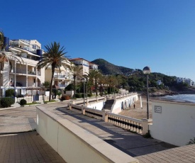 Ground floor facing the sea, in complex with pool and common areas