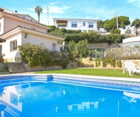 Beautiful Villa in Canyelles with Private Swimming Pool