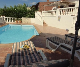 Caules Villa Sleeps 6 Pool WiFi