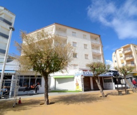 Apartamentos Riells Park