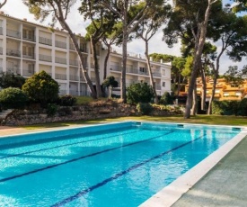 Calella de Palafrugell Apartment Sleeps 2 Pool