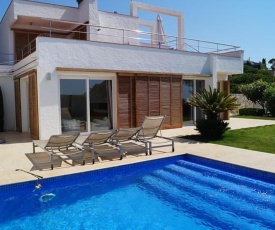 House - 2 Bedrooms with Pool, WiFi and Sea views - 07935