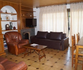 House - 2 Bedrooms with Pool and WiFi - 06997