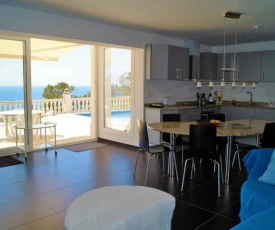 House - 3 Bedrooms with Pool and Sea views - 07516