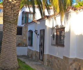 House - 4 Bedrooms with Pool - 08130