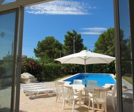 Villa Sierra with air-conditioning & large 10m x 5m private swimming pool