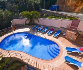 Lloret de Mar Apartment Sleeps 6 Pool Air Con WiFi