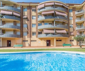 Lloret de Mar Apartment Sleeps 6 with Pool and WiFi