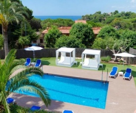 Lloret de Mar Villa Sleeps 10 Pool Air Con WiFi