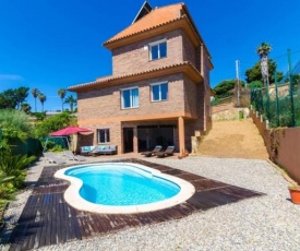 Lloret de Mar Villa Sleeps 10 Pool WiFi