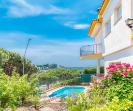 Lloret de Mar Villa Sleeps 10 Pool WiFi