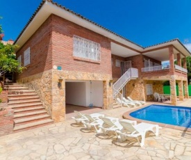 Lloret de Mar Villa Sleeps 14 Air Con WiFi