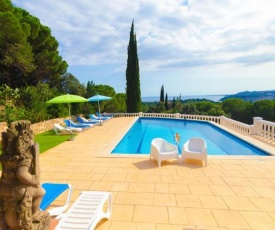 Lloret de Mar Villa Sleeps 14 Pool WiFi