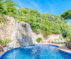 Lloret de Mar Villa Sleeps 15 Pool Air Con WiFi