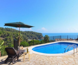 Lloret de Mar Villa Sleeps 2 Pool Air Con WiFi