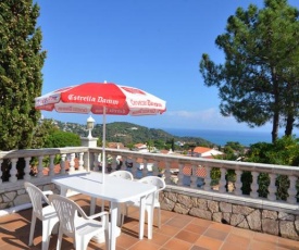 Lloret de Mar Villa Sleeps 4 Air Con WiFi