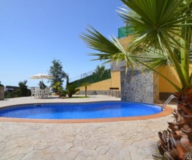 Lloret de Mar Villa Sleeps 4 Pool