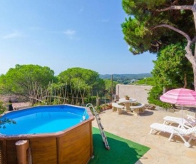 Lloret de Mar Villa Sleeps 6 Pool