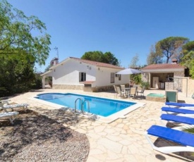 Lloret de Mar Villa Sleeps 6 Pool Air Con WiFi