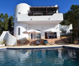 Lloret de Mar Villa Sleeps 6 Pool WiFi