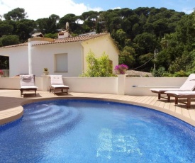 Lloret de Mar Villa Sleeps 6 Pool WiFi