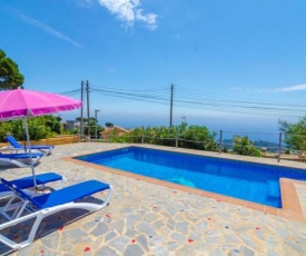 Lloret de Mar Villa Sleeps 6 Pool WiFi