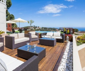 Lloret de Mar Villa Sleeps 6 with Pool