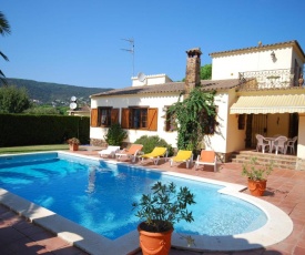 Peaceful Villa in Calonge Spain with Swimming Pool