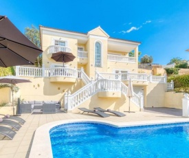 Lloret de Mar Villa Sleeps 7 Pool Air Con WiFi