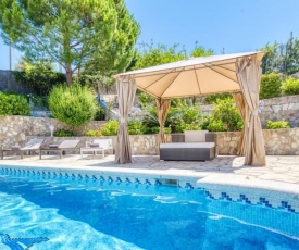 Lloret de Mar Villa Sleeps 7 Pool WiFi