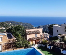 Lloret de Mar Villa Sleeps 7 Pool WiFi