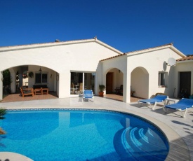 Luxurious Villa in Calonge with Swimming Pool