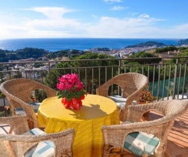 Lloret de Mar Villa Sleeps 8 Pool WiFi