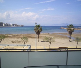 Beachfront Apartment with Sea View - Voromar